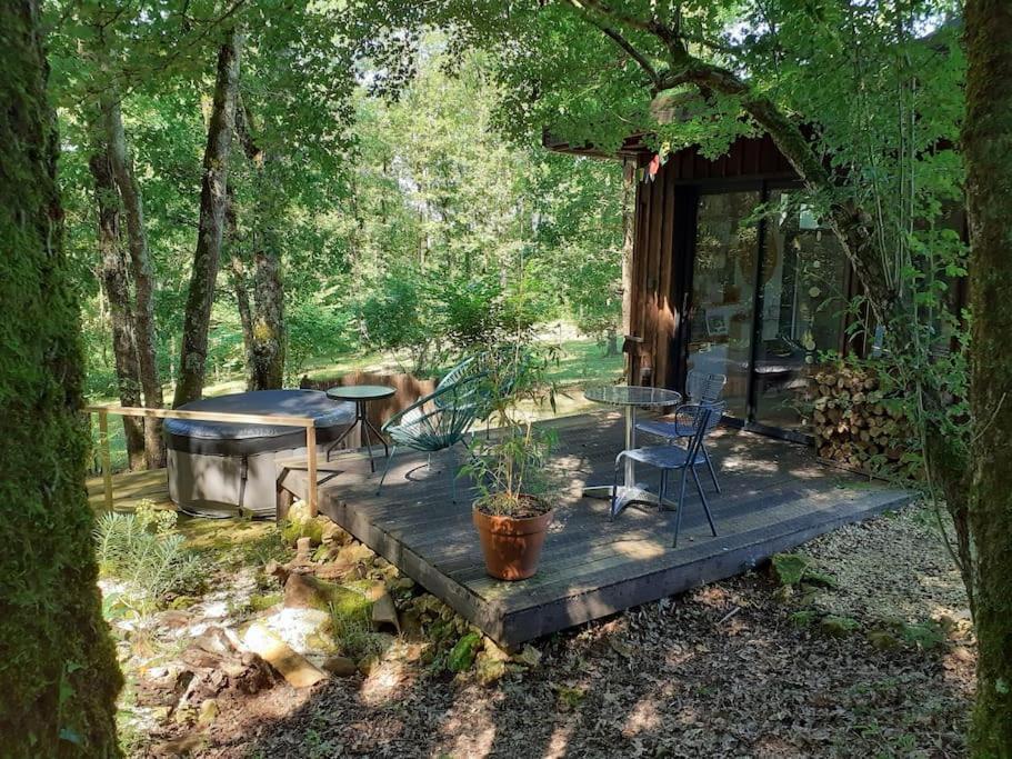 Le Gite De La Cabane De L'Oiseau Couze-et-Saint-Front Екстер'єр фото
